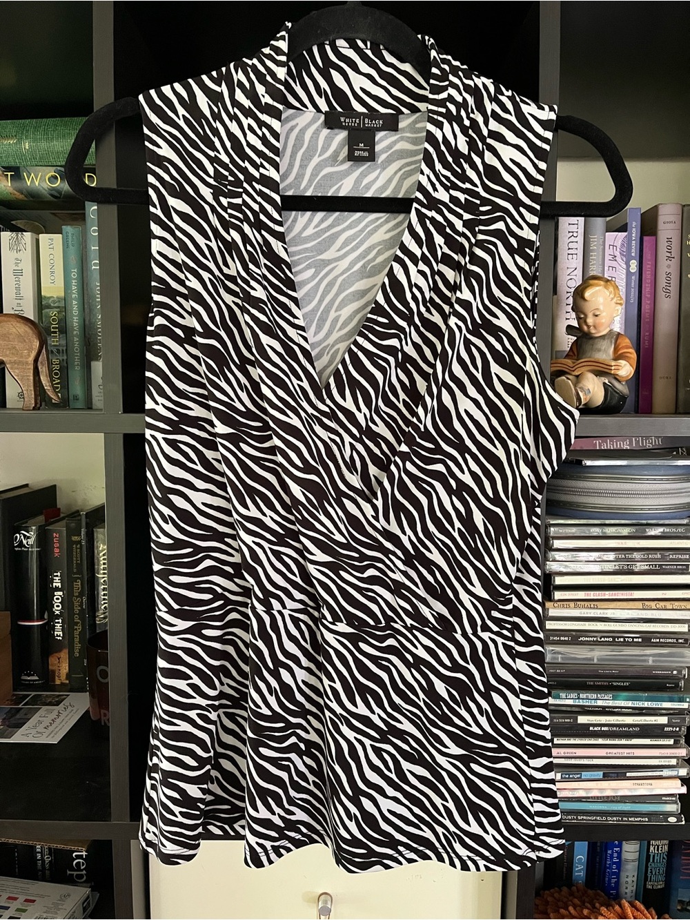 Black & White Zebra-Print Sleeveless V-Neck Top